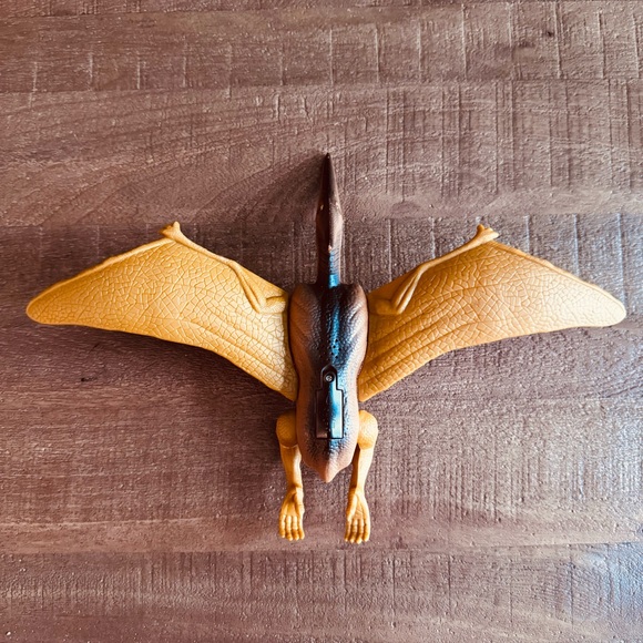 Hasbro Jurassic World Pteranodon action figure. - Picture 4 of 7